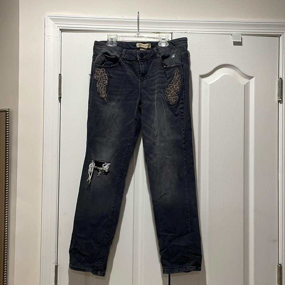 Democracy 6 grey black capri jean frayed hemline skinny leg bejeweled appliqué